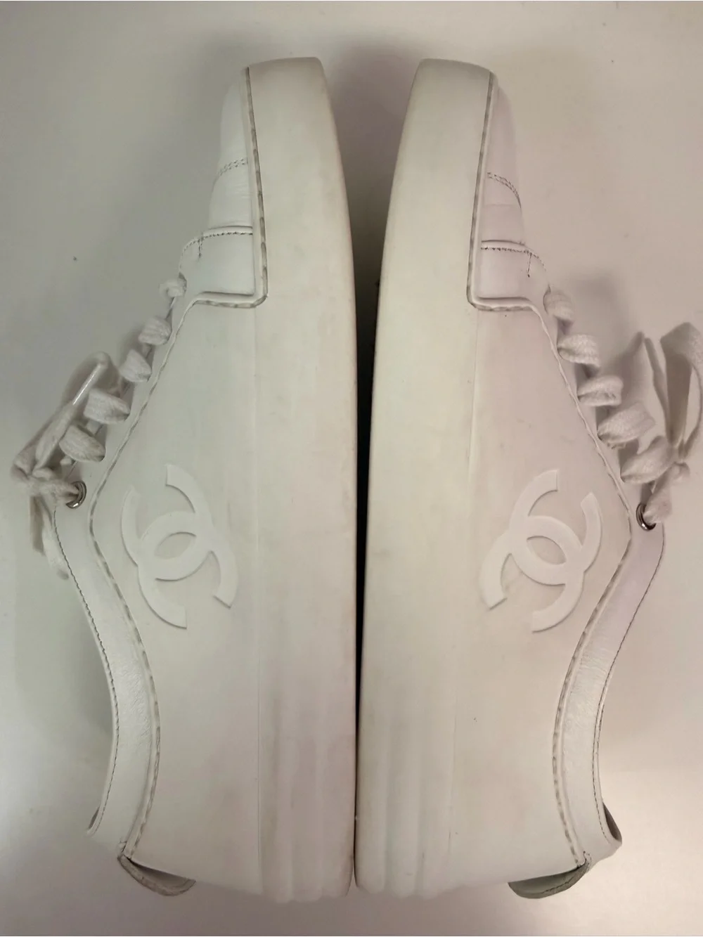 CHANEL Calfskin Gum White Interlocking CC LOGO Low Top Sneakers Shoes Size 6.5